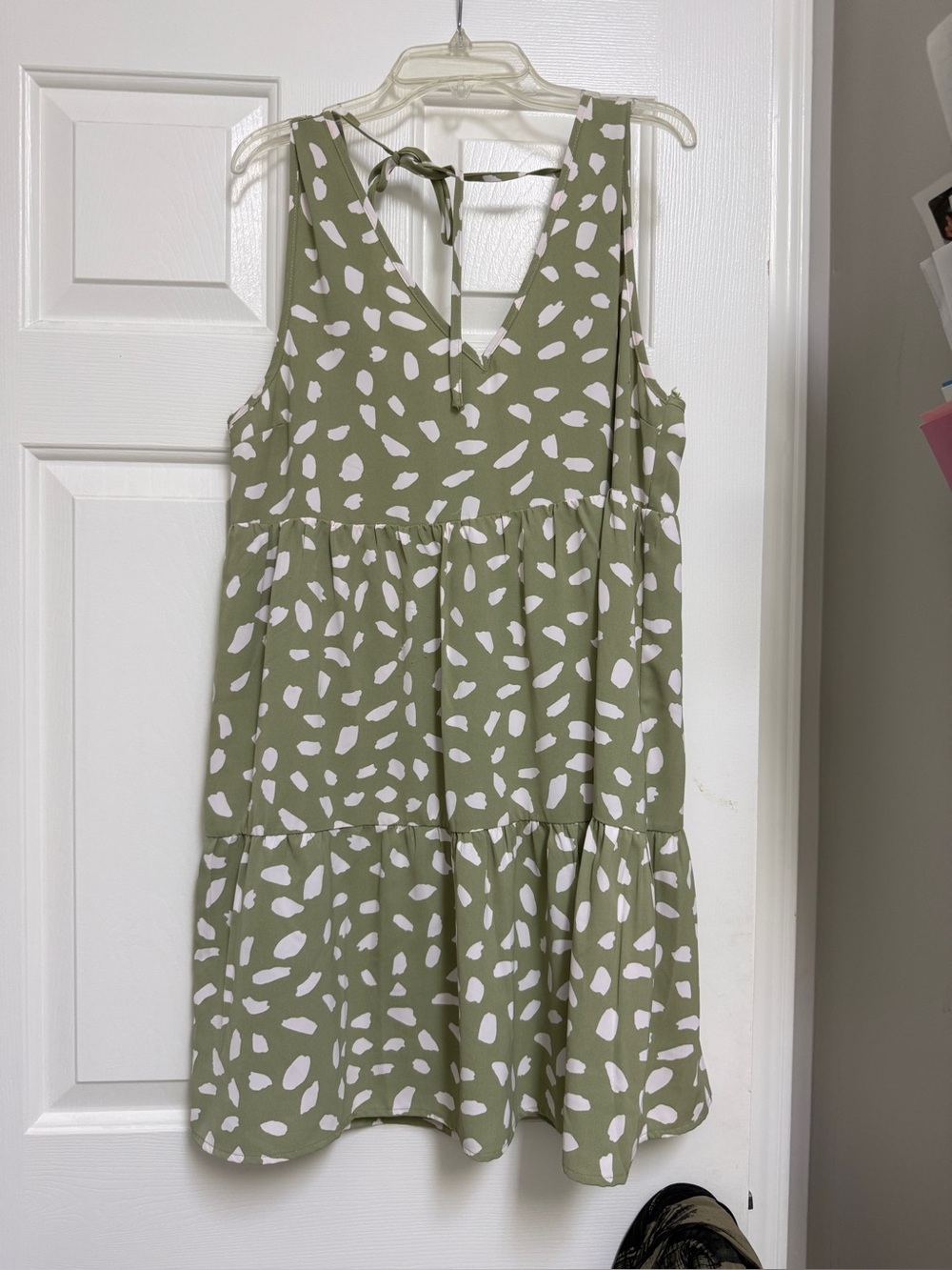 Very J Olive & White Printed Tiered V‑Neck Dress